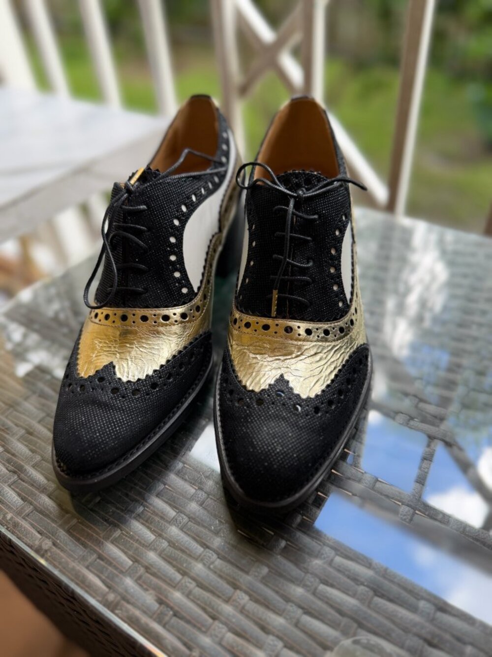The Office of Angela Scott Tricolor Wingtip Oxford Heels Size 7.5 - Picture 3 of 6